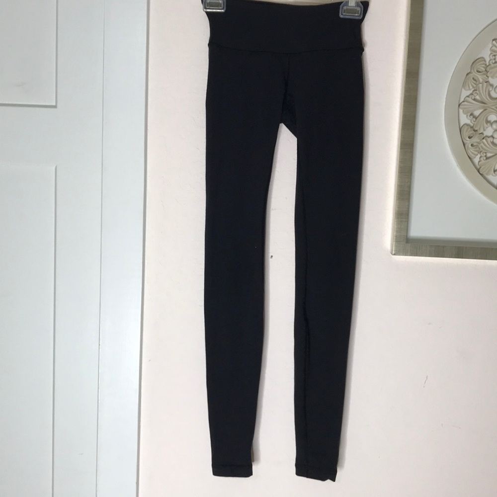 Black low rose lululemon leggings